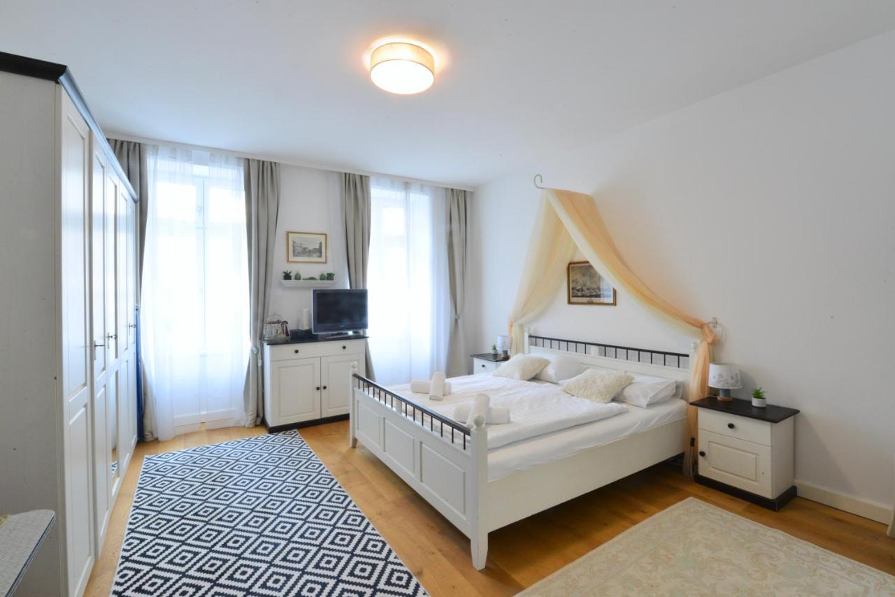 Vintage With Balcony And Parking I Apartment